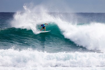 <h4>Tyler Wright - </h4> New South Wales� Tyler Wright is a perennial Title contender and the apex power surfer of the �CT. The youngest person to ever win a major pro event (2008 Beachley Classic, at 14), Tyler was the 2010 World Pro Junior Champion. Making her �CT debut the following year, she finished 4th en route to Rookie of the Year honors. She repeated that year-end finish in 2012, then upped the ante to 2nd on the 2013 �CT after a hard-fought battle with Carissa Moore. She repeated that finish the following season, 2nd, to Stephanie Gilmore. Currently wearing the gold jersey on the �16 Jeep Leaderboard, Tyler is the most accomplished female surfer to never win a World Title.